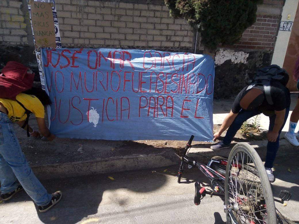 Exigen justicia para Omar García ciclista asesinado por un automovilista cuando regresaba de la universidad a su casa

Por @karencitatacha    

 👉 somoselmedio.com/omar-garcia-ju…