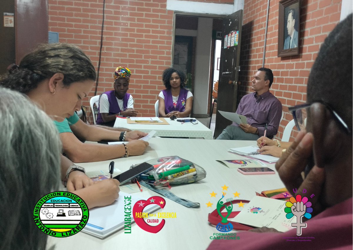 lizarazo2020's tweet image. Algo traman la organización Mude (Movimiento de mujeres unidas, diversas y empoderadas) y el @lizarazo2020 y te lo queremos contar. 

La estrategia &quot;Prietud al barrio&quot; busca fortalecer el auto reconocimiento étnico de #lizarazoestudiantes con un enfoque de género y diversidad.