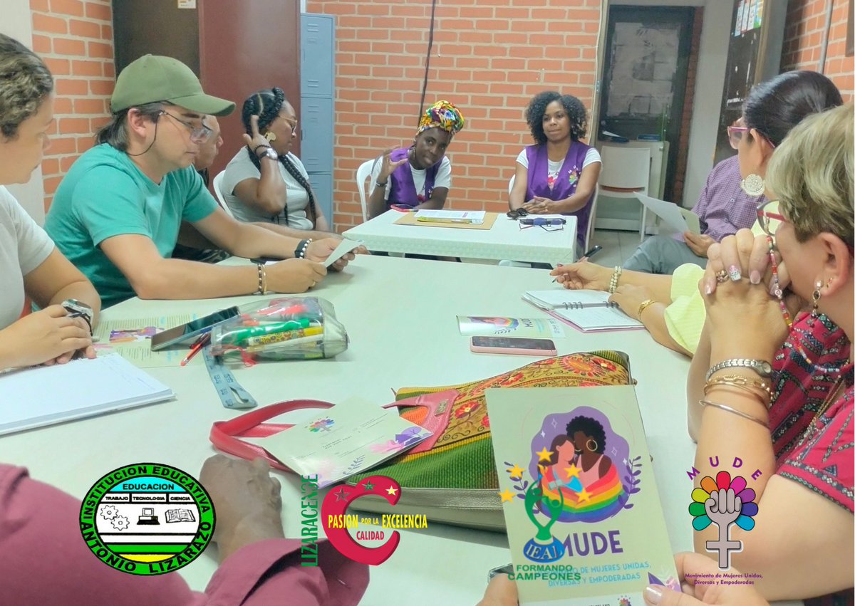 lizarazo2020's tweet image. Algo traman la organización Mude (Movimiento de mujeres unidas, diversas y empoderadas) y el @lizarazo2020 y te lo queremos contar. 

La estrategia &quot;Prietud al barrio&quot; busca fortalecer el auto reconocimiento étnico de #lizarazoestudiantes con un enfoque de género y diversidad.