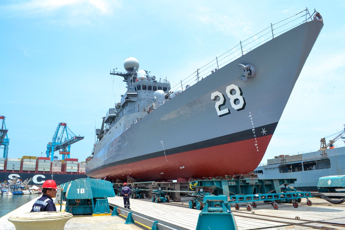 sima_peru's tweet image. A través de nuestra plataforma Syncrolift de nuestro Centro de Operación del Callao, salió a flote el Buque  B.A.P. “Guise”, luego de finalizar con éxito los trabajos de mantenimiento, recorrido y carena.

#SIMAPERÚ #SIMAC #Callao