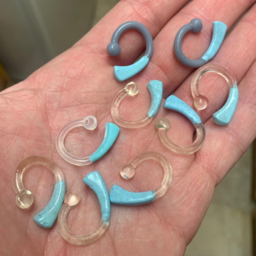 3DReplik8's tweet photo. Needed the the reverse of a small plastic object - special custom hearing aid for doll
.
.
.
#3dmodelling #resinprint #smallpart #repaircafe #customtoys #3DModeling #ScanToCAD #3DPrinting #DigitalFabrication https://t.co/2Zr4RSeHaz