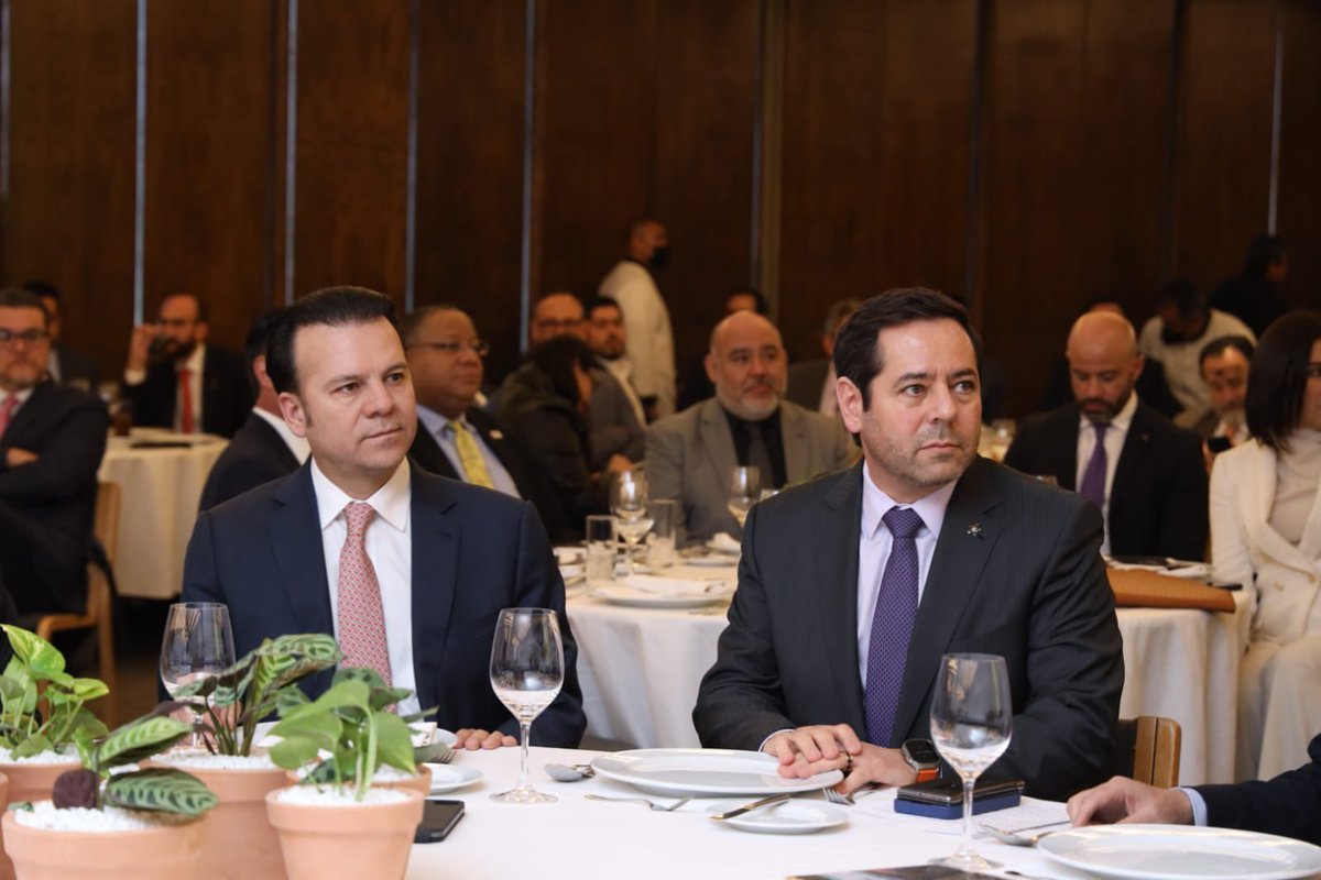CONCAMIN's tweet photo. La región lagunera es el centro del Corredor Económico más dinámico de #México, y forma parte del Corredor #TMEC.
Asistimos al lanzamiento de “Invest La Laguna” realizado por #FOMEC, en el que participaron los gobernadores de Durango y Coahuila, @EVillegasV y @mrikelme. https://t.co/3jZXd2TQPd