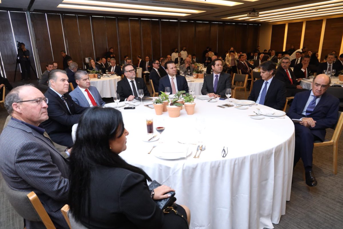 CONCAMIN's tweet photo. La región lagunera es el centro del Corredor Económico más dinámico de #México, y forma parte del Corredor #TMEC.
Asistimos al lanzamiento de “Invest La Laguna” realizado por #FOMEC, en el que participaron los gobernadores de Durango y Coahuila, @EVillegasV y @mrikelme. https://t.co/3jZXd2TQPd