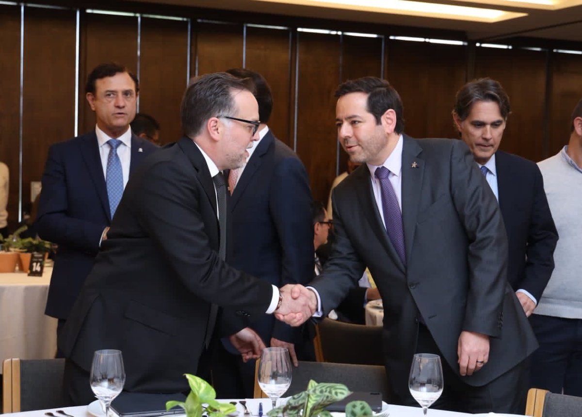 CONCAMIN's tweet photo. La región lagunera es el centro del Corredor Económico más dinámico de #México, y forma parte del Corredor #TMEC.
Asistimos al lanzamiento de “Invest La Laguna” realizado por #FOMEC, en el que participaron los gobernadores de Durango y Coahuila, @EVillegasV y @mrikelme. https://t.co/3jZXd2TQPd