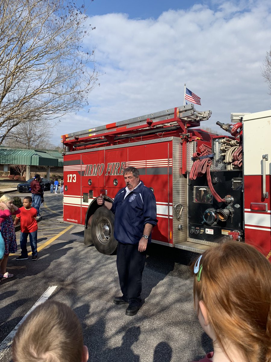 AmyLowder1's tweet photo. Such a fun and engaging Career Day at H.E. Corley today!! Thank you Mrs. Sampson. #HECleads #OurD5Story https://t.co/aVGuSgq3FX