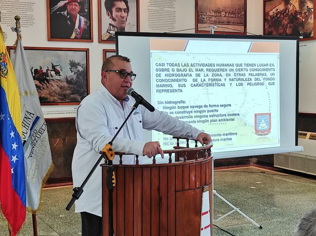 mppd_ochina's tweet photo. #16Feb| Con el objetivo de establecer las estrategias y plan de trabajo para la actualización del cartografiado náutico nacional, nuestro Dir. Gral. @VA_GonzalezJose, sostuvo reunión con el VA De Abreu Héctor @AB_DNAOP_, CA Mendoza Maldonado @ARB_SHN y representantes de SEMARTEC. https://t.co/cnkA673TUQ