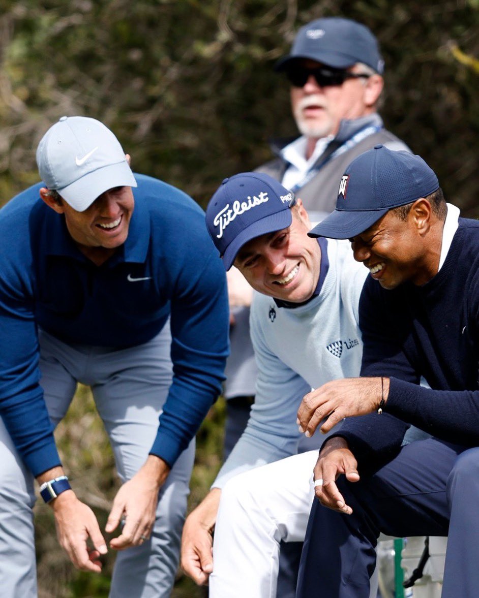 Fore Play tweet media