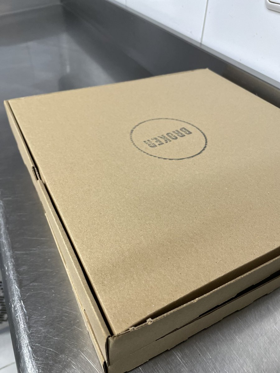 Broker_madrid's tweet photo. Así de bien te llegarán las tortillas a casa o a la oficina. Encargalas en el 915971920. 🐣 https://t.co/WNVadi1zuU