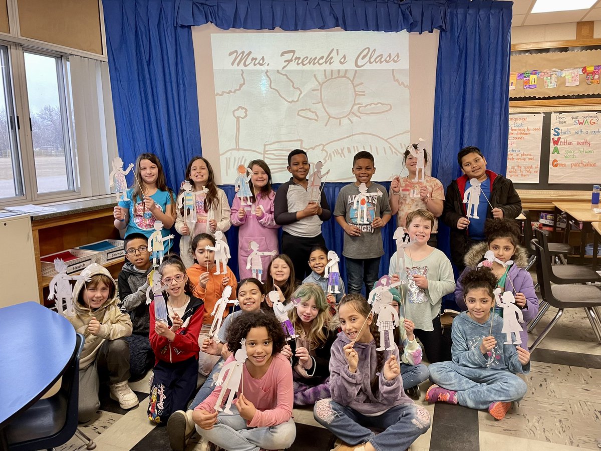 A big thank you to <a href="/Laughtertainer/">Matthew Romain</a> for teaching our class about the rules of puppetry! We had so much fun presenting our skits using our puppets today! <a href="/ArtsCanTeach/">Arts Can Teach</a> <a href="/CoronationCougs/">Coronation PS</a>