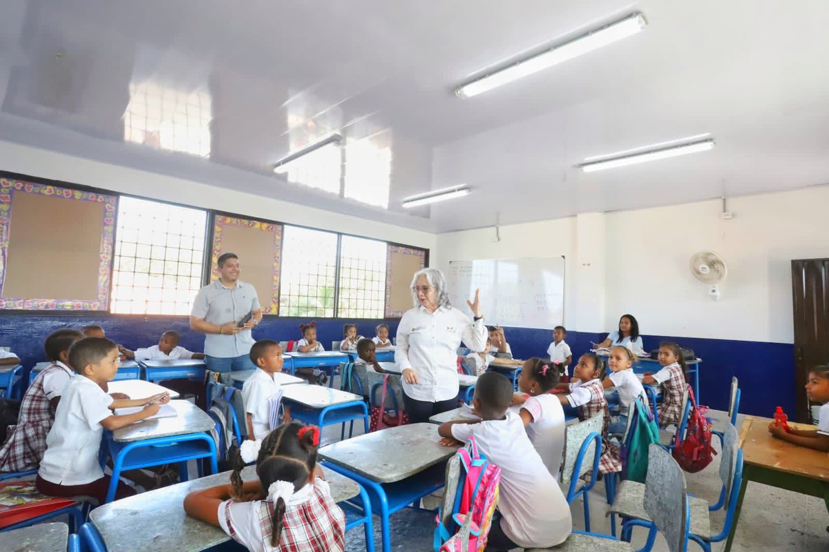 AlcaldiaCTG's tweet photo. En este nuevo año escolar 2023, más estudiantes de las Instituciones Educativas Oficiales, IEO, del Distrito cuentan con ambientes seguros, protegidos contra la lluvia y en condiciones adecuadas para una formación digna y de calidad. https://t.co/159iwpo3tL