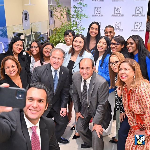 colinacentrord's tweet photo. #Repost @AsocPopular:
¡Inauguramos nuestra sucursal de #ColinaCentro!
Esta sucursal ofrecerá a nuestros socios ahorrantes y clientes un amplio portafolio de soluciones financieras que contribuirán con el dinamismo económico del municipio de Santo Domingo Norte. https://t.co/ewTkAj7H1V