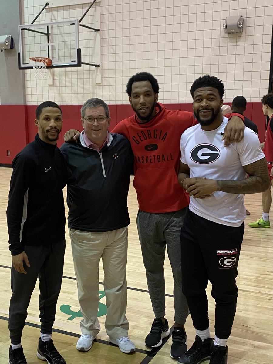 mayorofmilledge's tweet photo. 4363 career points
1301 career rebounds
947 career assists
What a trio! Always fun watching @jfrazier30 @KennyGaines12 @SirMann_ wear the Red & Black! Georgia boys stayed home and realized their dreams @UGABasketball! #GoDawgs #BornToBark #LoyalToTheSoil https://t.co/EJP8opAOz8