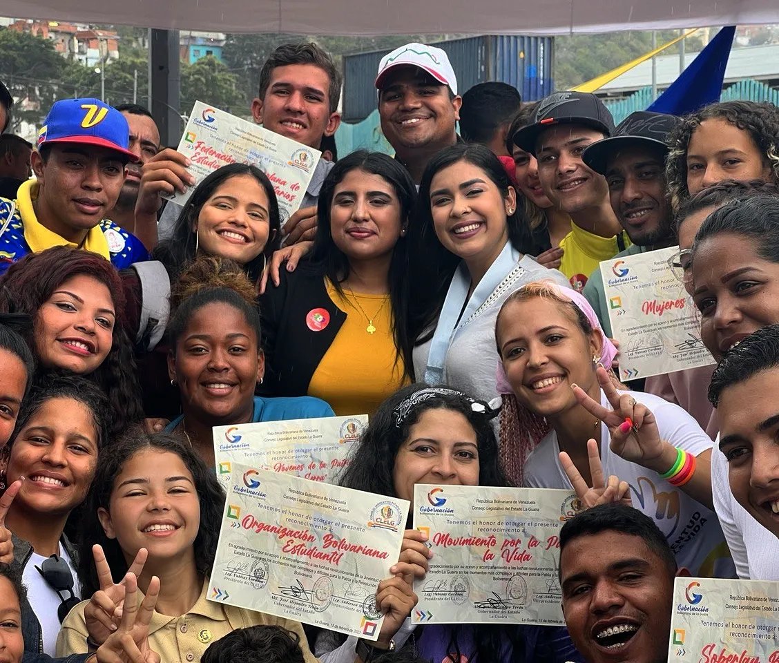 Grecia_Jpsuv's tweet photo. Con la frescura del Mar Caribe y el caluroso amor de su hermosa gente, ayer #15Feb celebramos junto a la Juventud de La Guaira los 209 años de la Batalla de La Victoria y Día Nacional de la Juventud. ❤️

¡Viva la juventud guaireña!
¡Viva la juventud venezolana! ❤️‍🔥
#Jpsuv https://t.co/XLsSi9r0Ui