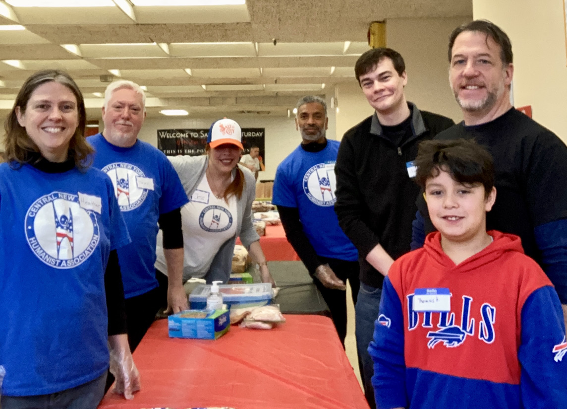 gohumanityworld's tweet image. GO Team Central New York Humanist Association met at a school to make meals, which they handed out in a park along with toiletries, clothes, and other necessities to people who needed help!

Learn more about our service network: gohumanity.world/go-teams

#FoodSecurity #Unhoused