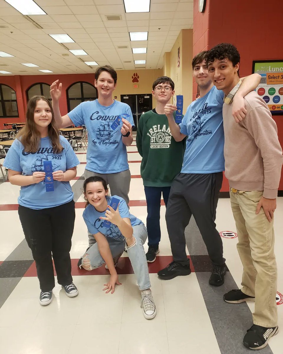 HonorsEnglish6's tweet photo. Academic Team had a great meet last night! Thank you, Knightstown, for hosting! 
History: 1st place
English: 2nd
Science and Interdis: 3rd https://t.co/hu64Pl65Ed