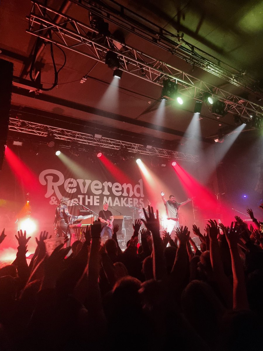 SophiLouBar's tweet photo. Should know better than to go to a @Reverend_Makers gig in a bra with the same support as a wet paper bag 🙈

#IveGotProblems 😅

Smashed it as per!💃🏻🎶 https://t.co/zL3NJ7hkcx