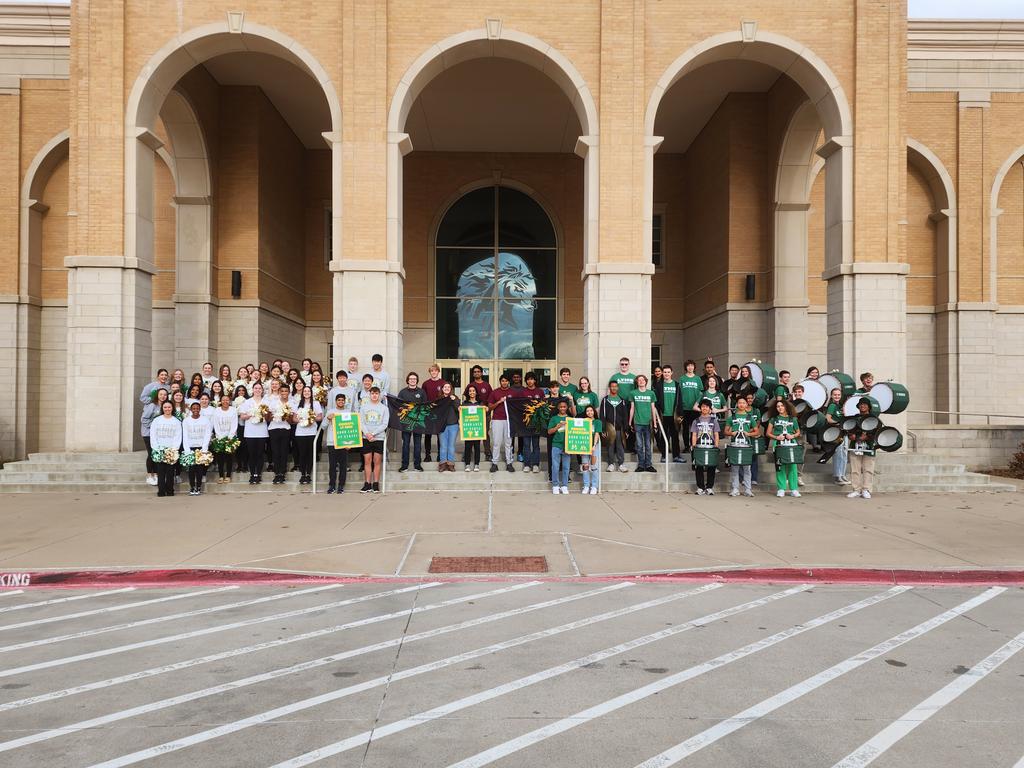 Hi ho, hi ho, it's off to state we go!

We are off to #Blazethepool in Austin. Prelims are Friday at 5:30PM and Finals are Saturday at 4:00PM.

#laneBlazers #cuLTure