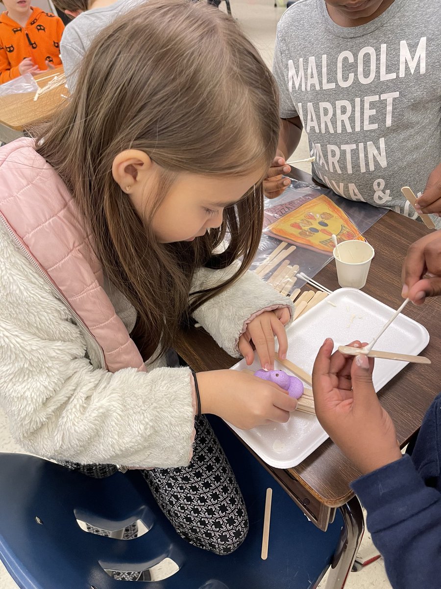 kfyoder1's tweet image. Architects enjoyed building birdhouses for our “birds” today in 1st Gr 🎯.  Collaboration and problem solving with a little sugar makes for a great STEM project.  @NESTarget @NESBraves @CobbAlp @bamaria12 @MrsTLCline #lovetothinkhere