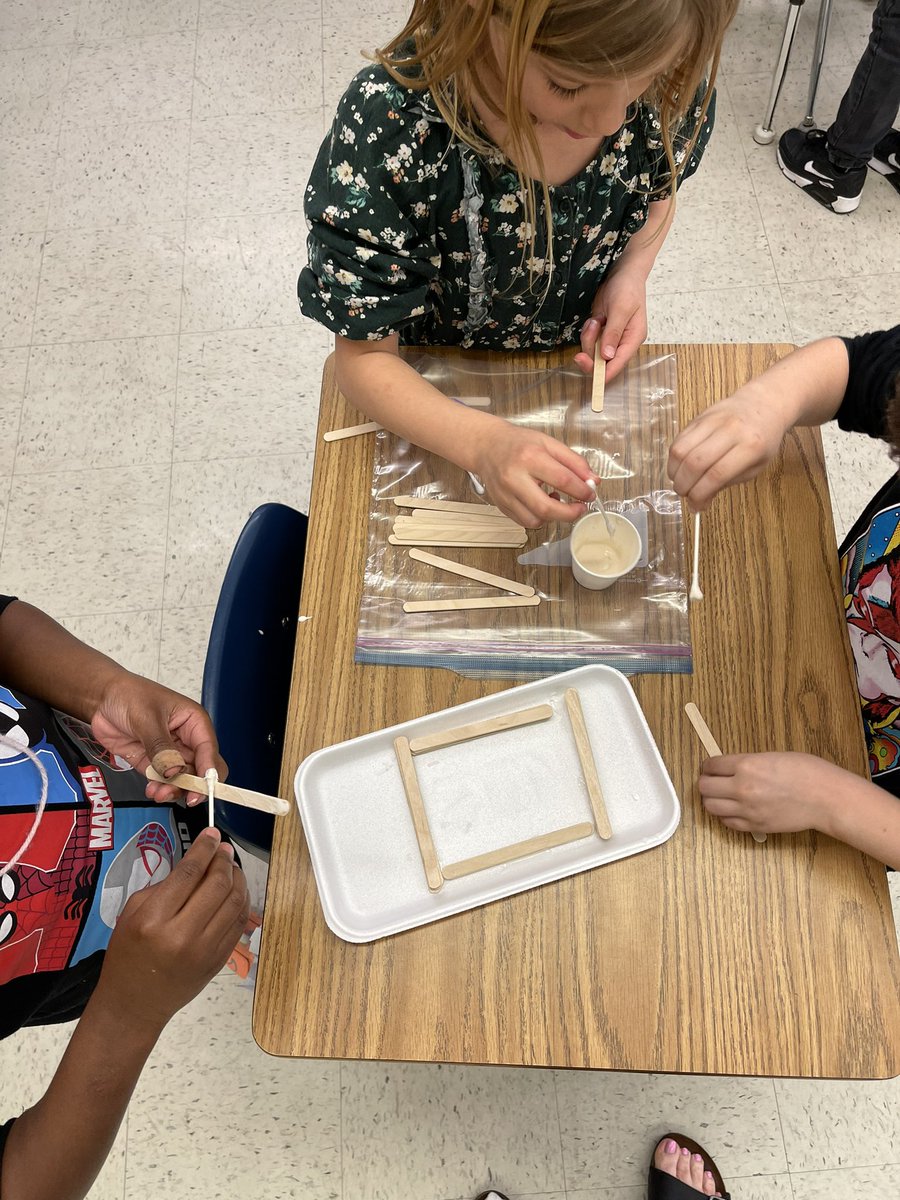kfyoder1's tweet image. Architects enjoyed building birdhouses for our “birds” today in 1st Gr 🎯.  Collaboration and problem solving with a little sugar makes for a great STEM project.  @NESTarget @NESBraves @CobbAlp @bamaria12 @MrsTLCline #lovetothinkhere