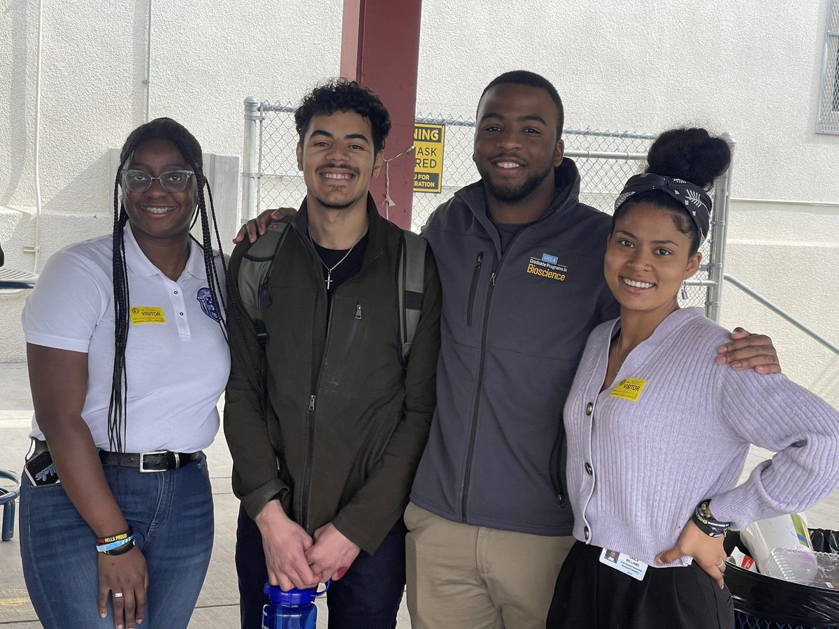 FoshayLC's tweet photo. A special thanks to this group of @UCLA Ph.D. students for donating their time to demonstrate science to Foshay students #stem #steam #scientists #scientistsofcolor #blackhistorymonth2023 https://t.co/fDDvIEdZj6