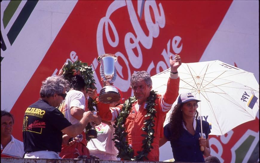 Un día como hoy pero de 1992 comenzaba el campeonato 1992 en Santa Teresita y Roberto Mouras ganaba en su cumpleaños n° 47.  El podio lo completaban Edgardo Lavari y Fabián  Acuña