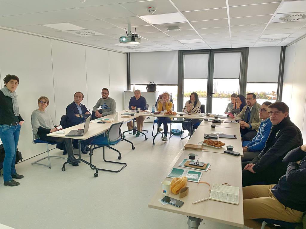 Cámara de Comercio de Quito tweet media