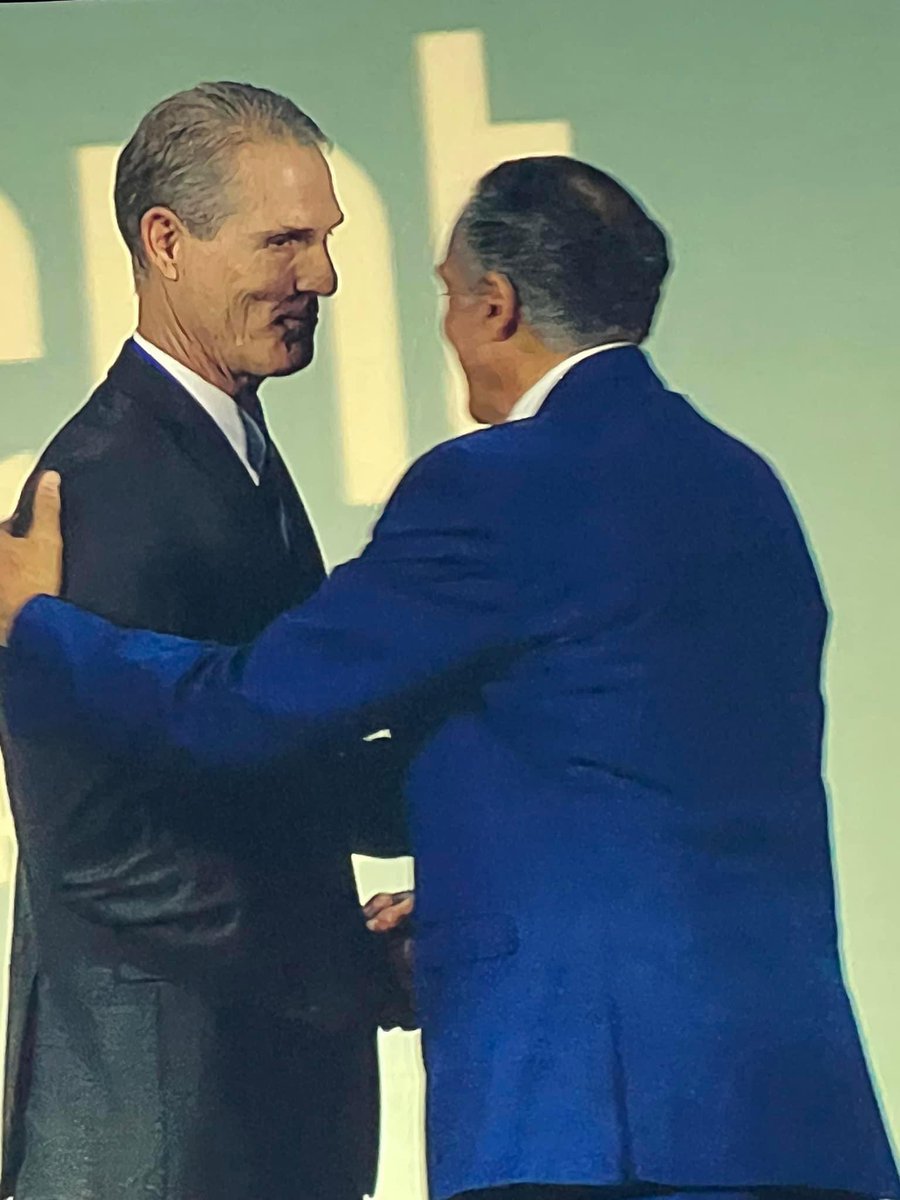 Congratulations <a href="/RobClayton10/">Rob Clayton</a> for being recognized at <a href="/AASAHQ/">AASA</a> as the Kentucky Superintendent of the Year! Proud to serve with you in our state!