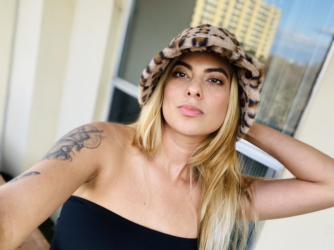 Hey what&rsquo;s up ? https://t.co/Uh6QK2bKWr<a href="/tag/latina"class="tags"><span>#latina</span></a><a href="/tag/onlyfansgirl"class="tags"><span>#onlyfansgirl</span></a><a href="/tag/onlyfanspromo"class="tags"><span>#onlyfanspromo</span></a><a href="/tag/curvy_g"class="tags"><span>#curvy_g</span></a>