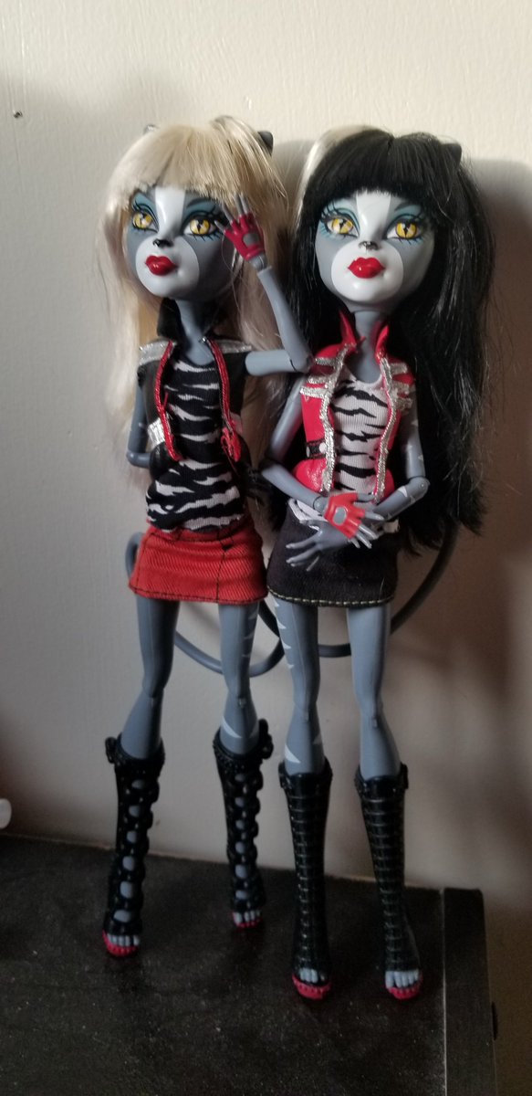 pastelmoonss's tweet photo. Home girls need some TLC https://t.co/dyS29FD9LP