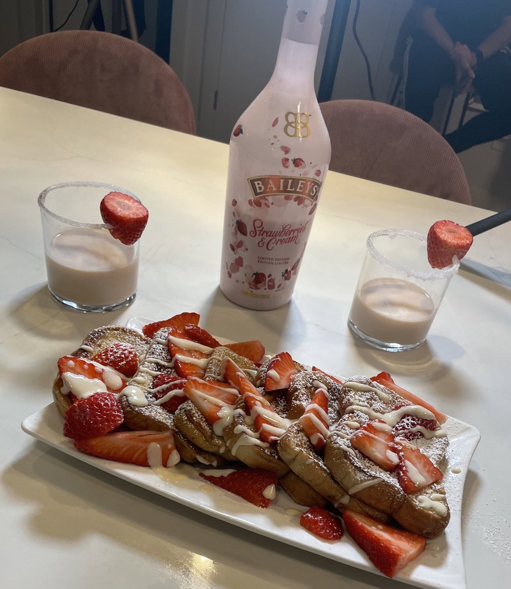 CocoContiiee's tweet photo. Baileys French Toast… Tutorial soon drop 🎥 
IG @cocoskitchen403 https://t.co/0vpj9BCGmv