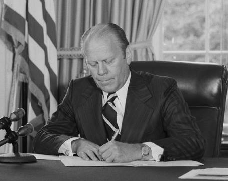 SouthAdamsWSD's tweet image. Happy Presidents Day! Do you know which president signed into law the Safe Drinking Water Act (SDWA)? President Gerald Ford signed the SDWA in 1974. It was amended in 1986 by President Ronald Reagan, and in 1996 by President Bill Clinton. #SDWA #PresidentsDay