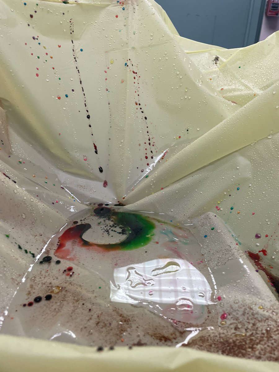 mslarimer's tweet photo. Created a watershed model at JSAT. Showing different pollutants and the outcomes of our water #jeffersonlabs #ycsd https://t.co/xu4l11kzAV