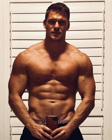 saranac_MSHS's tweet photo. @JonathanMaberry The guy that stars in Reacher.  Alan Ritchson
He would be perfect. https://t.co/aoCQaiF9r1