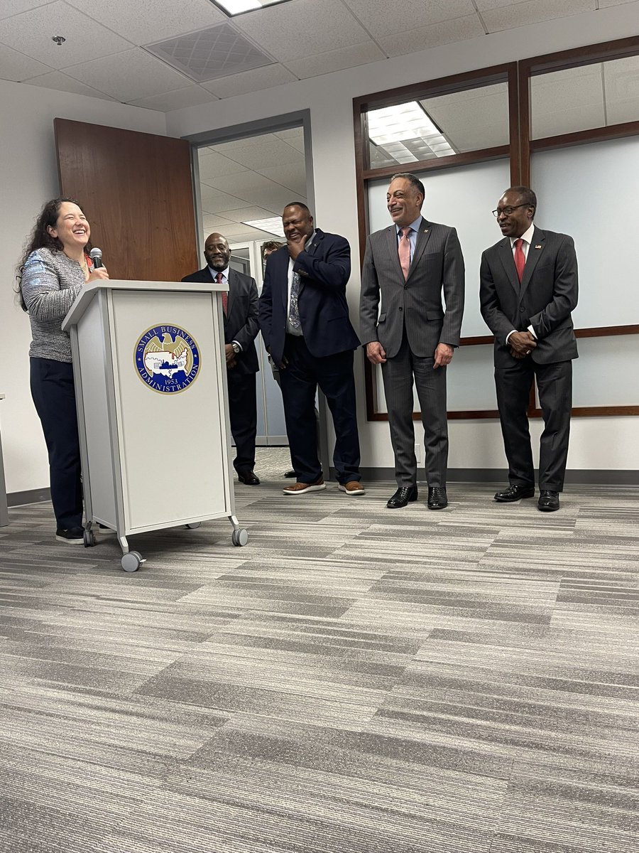 SBA_Francisco's tweet photo. A Portable Lending Operations Center, which helps them mobilize quicker to help underserved and hard-to-reach communities and businesses with financial relief as they recover and build resilience. #SmallBusiness #Atlanta #FOCE #PLOC https://t.co/smBe18W9Bl