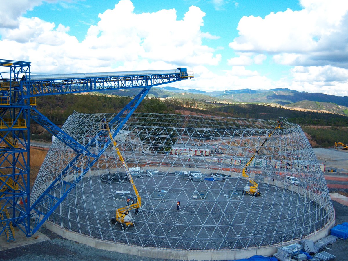Geometrica's tweet photo. Andalusia’s twin copper ore domes in Spain, 64m each, were safely built by the crew using 2 manlifts. The “twins” were designed to contain dust and protect the raw materials from the elements.
#tbt #geometrica #mining #dustcontrol
Visit: https://t.co/Kby0MVRj3r https://t.co/sMa2s6iT1e