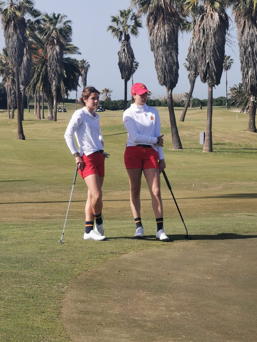 📢España refuerza su liderato en el 𝗠𝗮𝘁𝗰𝗵 𝗜𝗻𝘁𝗲𝗿𝗻𝗮𝗰𝗶𝗼𝗻𝗮𝗹 𝗛𝗲𝘅𝗮𝗴𝗼𝗻𝗮𝗹 𝗱𝗲 𝗖𝗼𝘀𝘁𝗮 𝗕𝗮𝗹𝗹𝗲𝗻𝗮. 

Manda en el marcador con trece puntos por los diez de Suecia.

📌Este viernes se conocerán los dos finalistas.

rfegolf.es/CompetenciaPag…