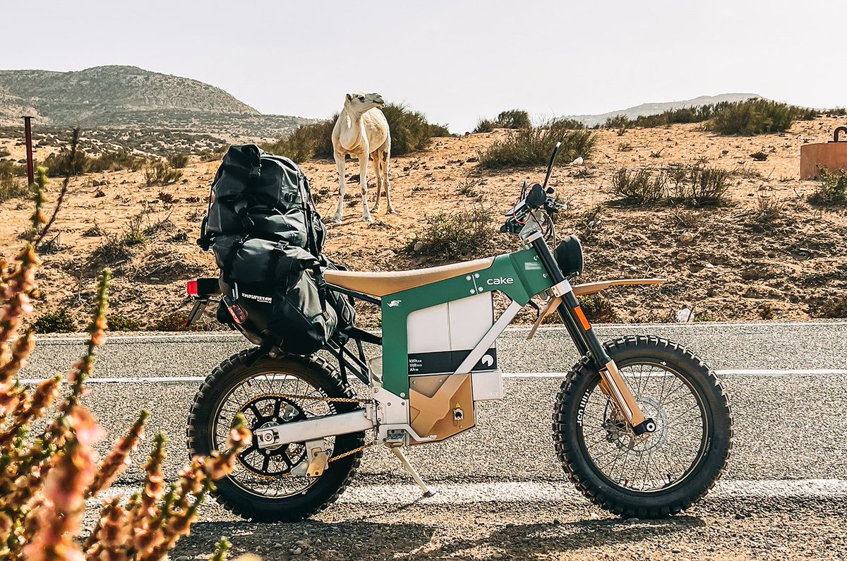 Move Electric (@m0veelectric) on Twitter photo Cynics: "electric motorbikes can't do long journeys..."
<a href="/ridecake/">CAKE - ridecake.com</a>: "oh, really?"
moveelectric.com/e-motorbikes/8… Cynics: "electric motorbikes can't do long journeys..."
<a href="/ridecake/">CAKE - ridecake.com</a>: "oh, really?"
moveelectric.com/e-motorbikes/8…