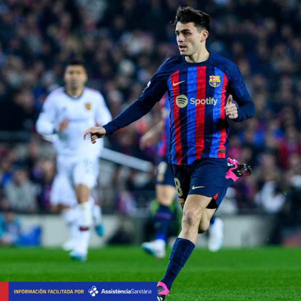 FCBarcelona_es's tweet photo. ‼ ÚLTIMA HORA

El jugador del primer equipo Pedri sufre una lesión en el recto anterior del muslo derecho. Pendiente de pruebas para saber el alcance exacto de la lesión https://t.co/ZpUhsDCNtg