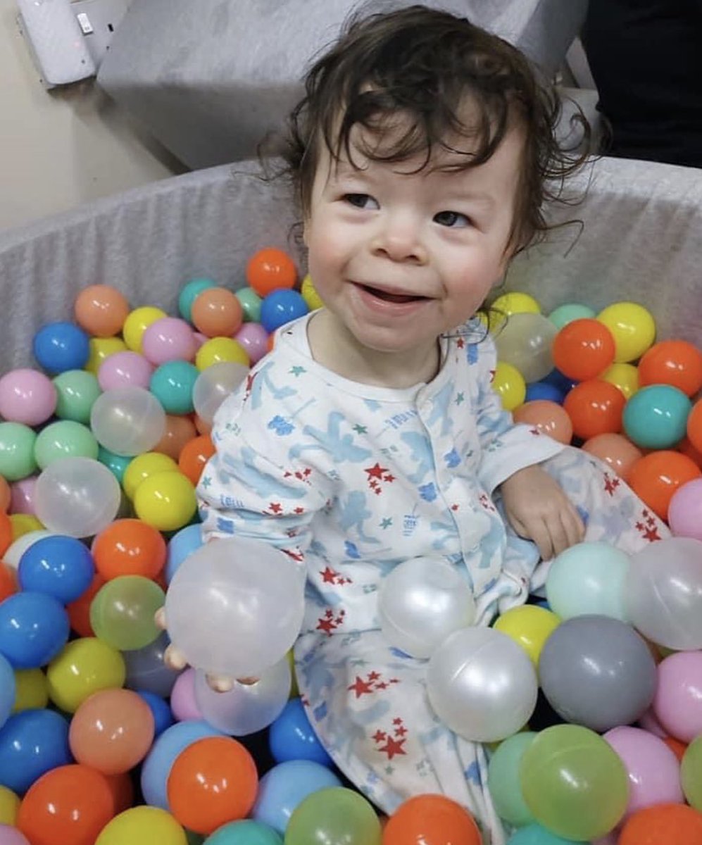 theleecooper_f's tweet photo. Lots of fun so far at #parentschat 👶🏼 

Lots of messy play, parents sharing advice and stories about their parenting journey and lots of cups of tea…HOT CUPS OF TEA!!

Book here: https://t.co/xmL626jc8H

Proudly funded by @TownPrescot @KnowsleyCouncil https://t.co/QnZLTmuV7f