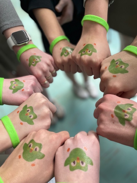 Students earned prizes by working collaboratively and diligently outside of class to successfully complete their Spanish Classroom Quest on Duolingo. Students met and surpassed our class XP goals. ¡Bravo Rockets!