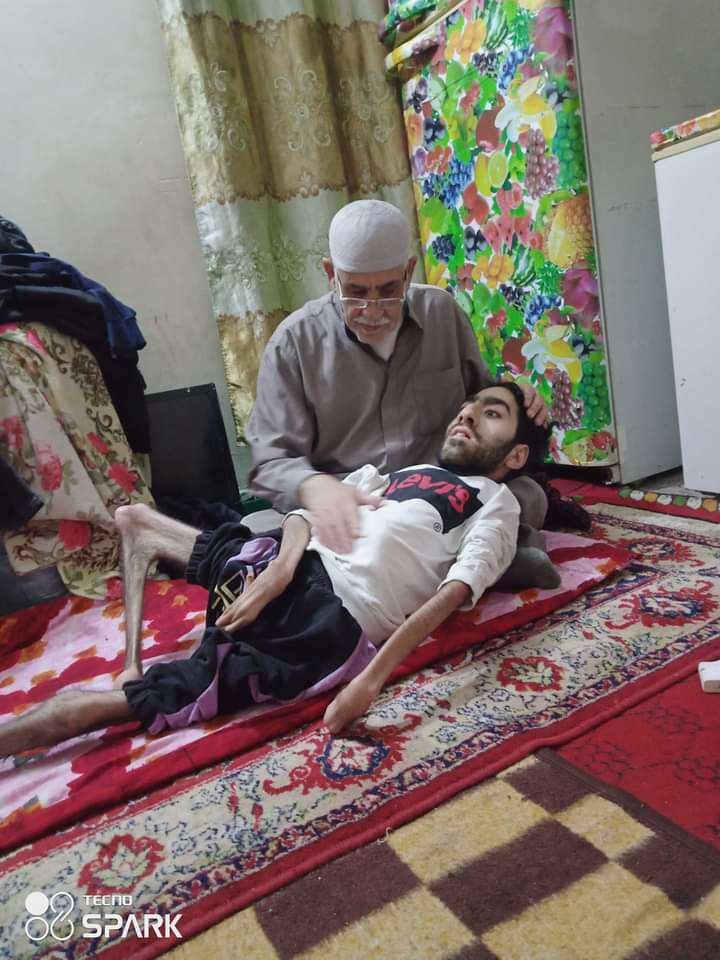 السلام عليكم ورحمه الله وبركاته سمو الأمير حافظ اللة ورعاه أنا من العراق عندي ولد معوق مقعد العدم الحركة 100/100 اطلب مساعد من سمو الأمير حافظ اللة ورعاه من كل شر  اف خير