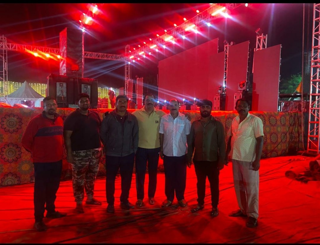 Rajbjp41's tweet photo. ಹೊಸಕೋಟೆಯ ��ಲ್ಲಾ ಸಮಸ್ತ ಜನತೆಗೆ ಮಹಾಶಿವರಾತ್ರಿ ಹಬ್ಬದ  ಶುಭಾಶಯಗಳು. ಇದರ ಪ್ರಯುಕ್ತವಾಗಿ 
MTB ನಾಗರಾಜಣ್ಣನವರು ಹಾಗೂ
MTB ರಾಜೇಶ್ರವರ  ನೇತೃತ್ವದಲ್ಲಿ,ಇದೇ ಫೆಬ್ರವರಿ 17 &amp; 19ರವರೆಗೆ ಹೊಸಕೋಟೆಯ ಕ್ರೀಡಾಂಗಣದಲ್ಲಿ ಬೃಹತ್ 60 ಅಡಿ ಶಿವಲಿಂಗ ನಿರ್ಮಾಣವಾಗುತ್ತಿದ್ದು,ಅನೇಕ ಸಂಗೀತ  ಕಾರ್ಯಕ್ರಮಗಳನ್ನು ಆಯೋಜಿಸಲಾಗಿದೆ.
#ಹೊಸಕೋಟೆ #Hosakote https://t.co/wmAcxgi66P