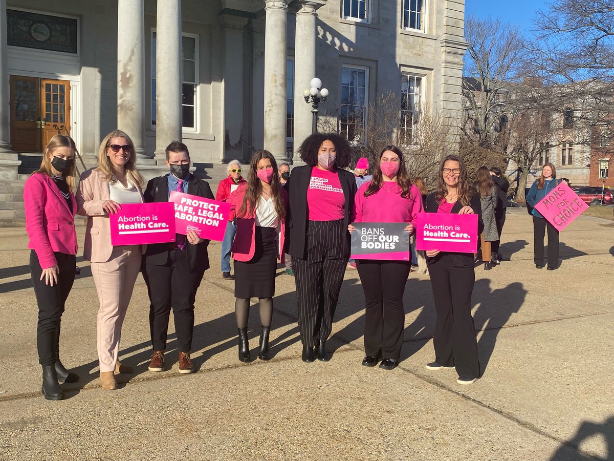 KMontgomeryNH's tweet photo. This incredible crew shows up with compassion and love every damn day to fight for reproductive freedoms for all Granite Staters 💪🏽 #NHPolitics https://t.co/Bx2WBf2Nm8
