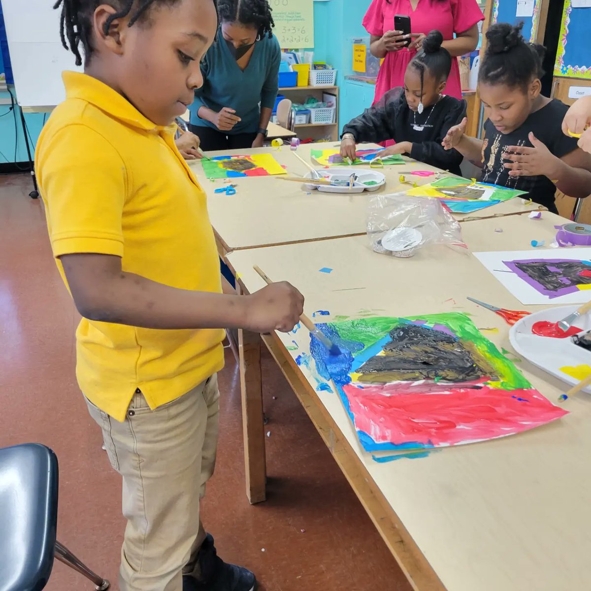 HeyBccs's tweet image. Another day of joyful learning, imagination stirring, and friendship sharing at Brighter Choice Community School! #welovebccs @CommunitySupt16 @D16LEADS @NequanMclean @UFT_Elementary @stefanizinerman @JabariBrisport @CMChiOsse