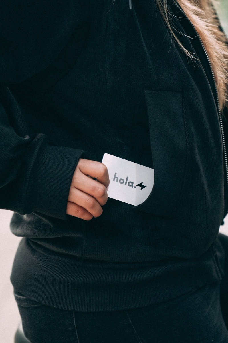 hola_buzz's tweet photo. ¡Tu información de bolsillo! 📲

La tecnología que necesitas al alcance de tu mano, ¿qué esperas para probarla? ⚡️

#BUZZ #lifestyle #CDMX #Mexico #Trendy https://t.co/ufHBILyih3 https://t.co/qVTt8CR3ia