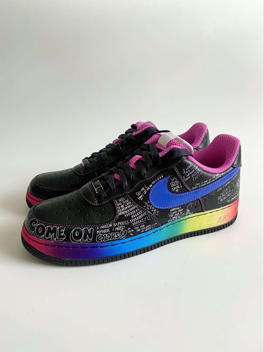 sizeofficial's tweet photo. Last year, we saw a #Nike icon celebrate its 40th anniversary – the #AF1. Paying homage to this, we curated an exhibition in the heart of Soho which included these pairs from SneakerDenn. You can now go and view them on the #NikeHub via size?launches > https://t.co/gYh2961hon https://t.co/z6zOsm8yS5