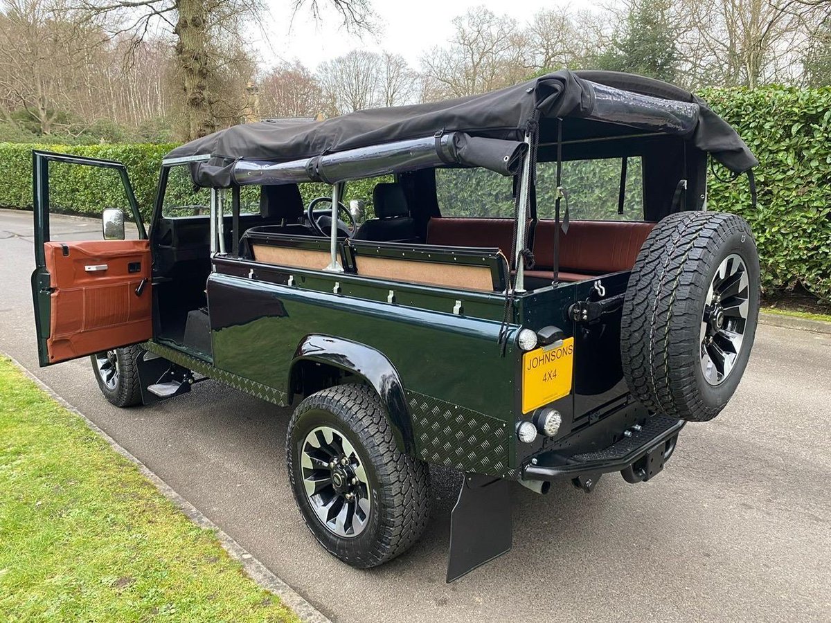 Land Rover Defender 110 2.5 300 Tdi Soft Top *Beach Runner ,Massive List Extras*
defender-landrover.co.uk/2023/02/land-r…