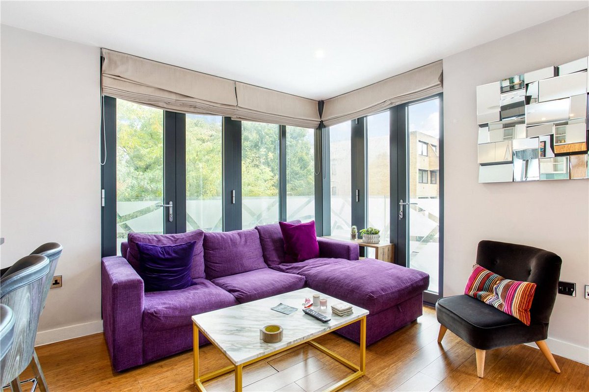 Just_Us_Global's tweet photo. A rare opportunity to own this immaculate two bedroom two bathroom first floor flat.

Price : Offers in Excess of £800,000

For More Information : 
https://t.co/2L4r3DFkar

#londonrealestate #londonflat #londonluxuryapartment #londonproperty #londonapartment #londonapartments https://t.co/GWfeXD5Qu9