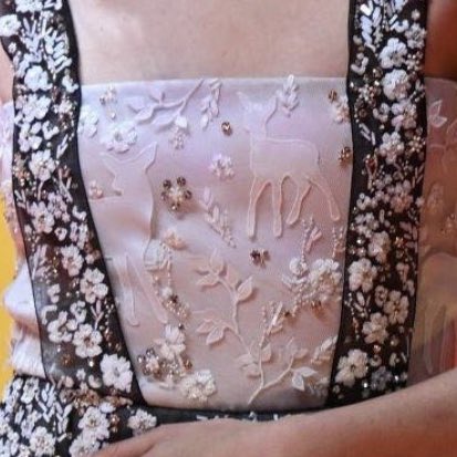 the details of her dress are so wonderful 🥹