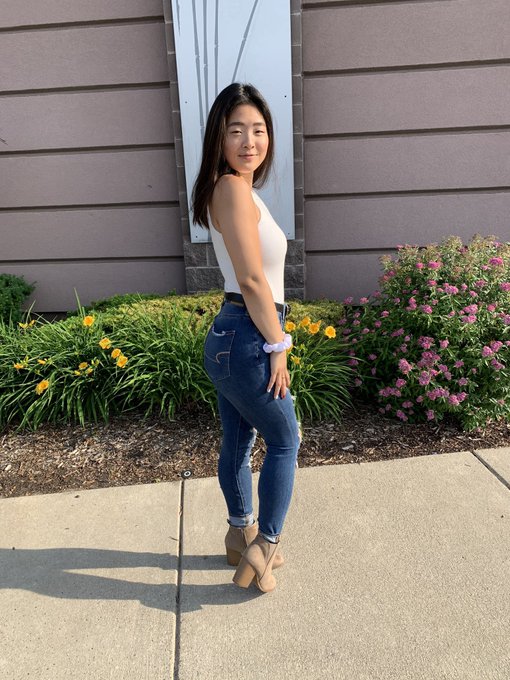 The side I&rsquo;ll show your mom after bouncing on your cock until you fill my pussy with cum 💦 And then I